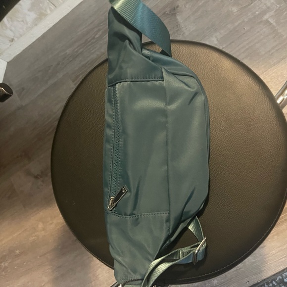 ALO Yoga Blue Belt Bag - Picture 6 of 10